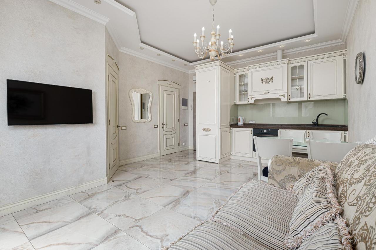 Greek Street Deluxe Apartment 오데사 외부 사진